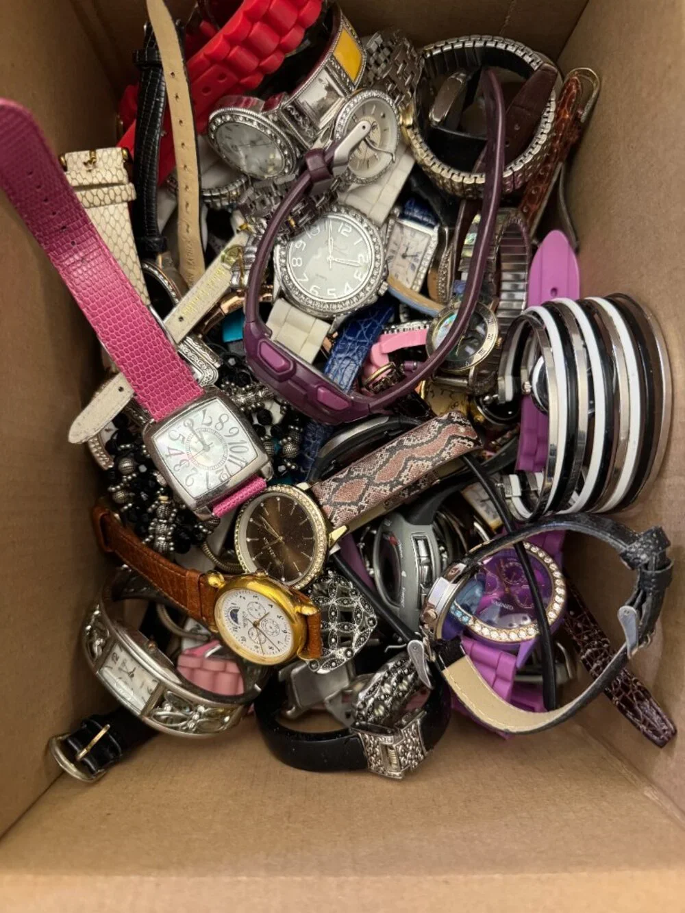 Bulk Watch Lot 4.5 LBS Mixed Vintage Modern Watches Reseller Parts Repair